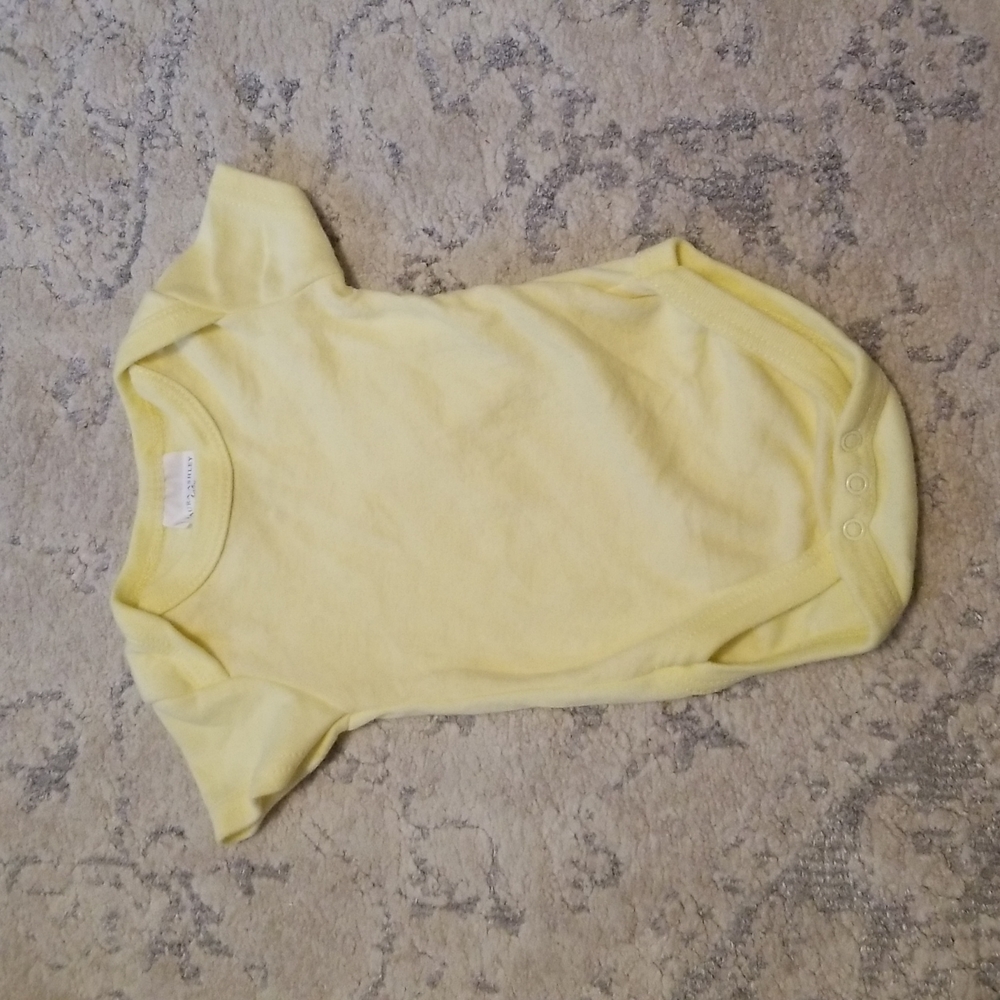 0-3 month short sleeve onesie